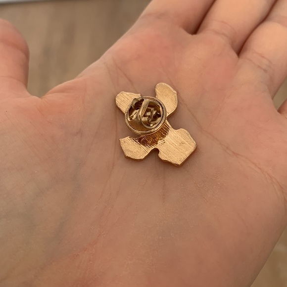 ⭐️3/$20⭐️ Hard Enamel Cactus Succulent Tiny Lapel Pin - Picture 2 of 2